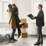 Por que contar com uma imobiliária reduz riscos jurídicos?